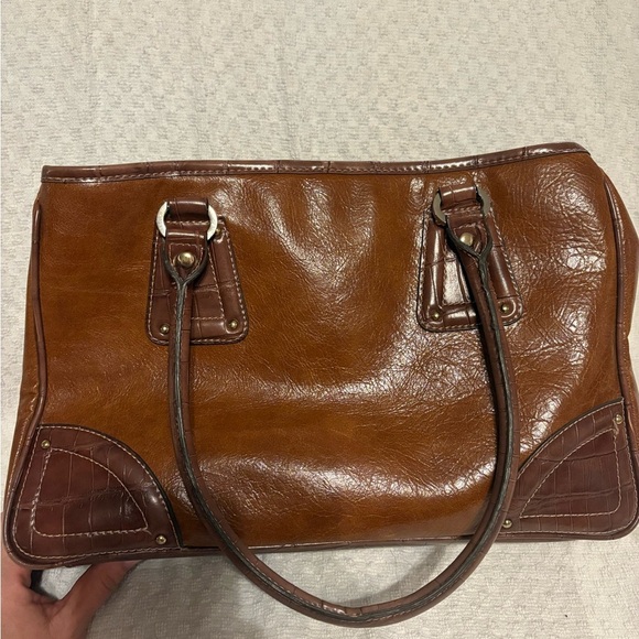 Liz Claiborne Brown Vegan Leather Tote with Structured Design - Picture 4 of 9